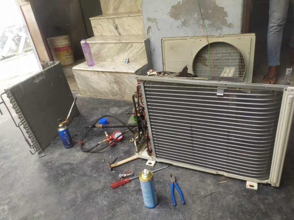 AC-repair-service-in-Meerut-city-uttamhomeservices