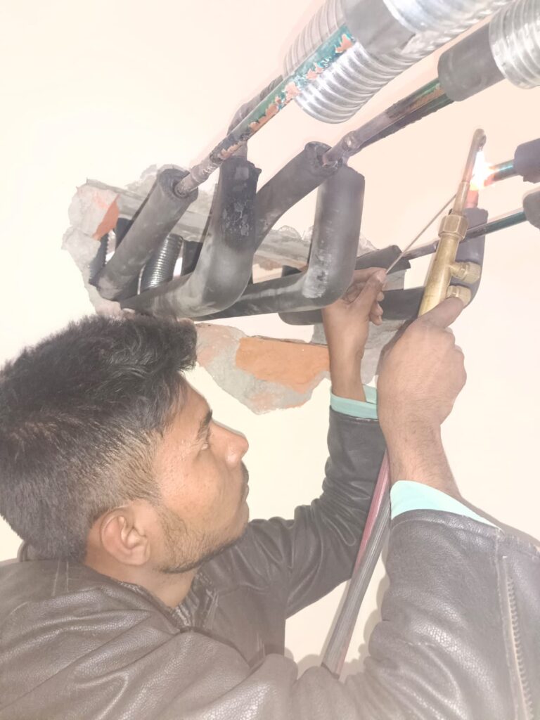 gas-filling-service-in-Meerut-uttamhomeservices